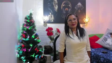 Snapshot of miss_lucero1 chatting on 12/28/24, 03:26 lucero online show from 12/28/24, 03:26