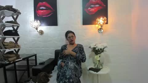 Snapshot of miss_lucero1 chatting on 03/01/25, 02:15 lucero online show from 03/01/25, 02:15