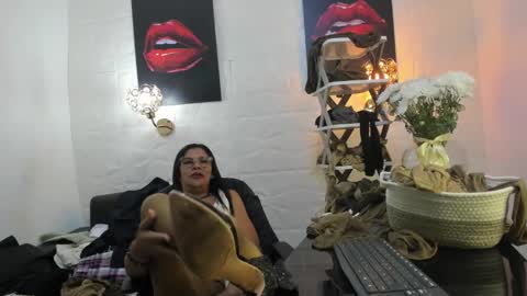 Snapshot of miss_lucero1 chatting on 03/09/25, 05:00 lucero online show from 03/09/25, 05:00