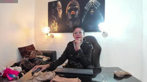 lucero online show from 11/09/25, 02:21