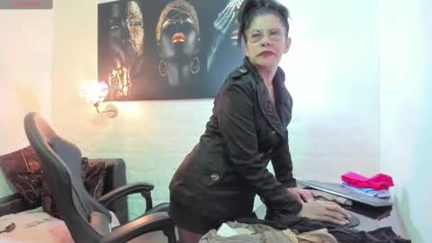 lucero online show from 11/13/25, 01:37