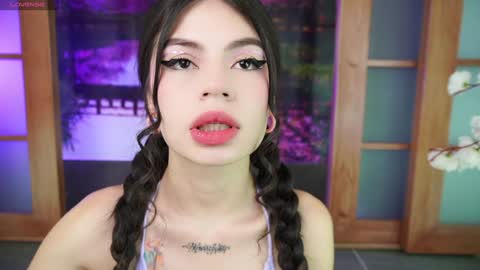 Snapshot of miss_lucyla chatting on 12/18/24, 11:02 miss_lucyla online show from 12/18/24, 11:02