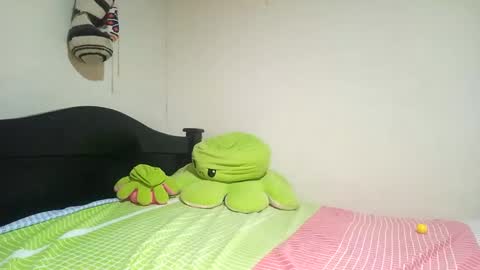 ly independent model online show from 02/21/25, 08:40