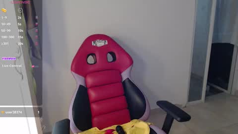 ly independent model online show from 10/02/25, 07:10