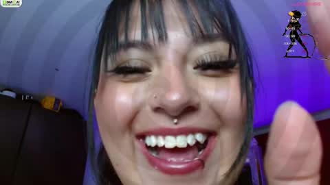 Snapshot of miss_scarllet chatting on 10/07/25, 03:09 100 thumbs up online show from 10/07/25, 03:09