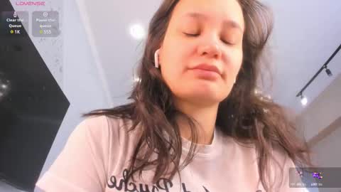 Snapshot of miss_shine_ chatting on 02/12/25, 05:26 Miss shine online show from 02/12/25, 05:26