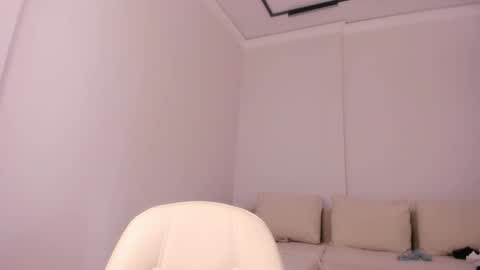 Snapshot of miss_shine_ chatting on 09/15/25, 05:51 Miss shine online show from 09/15/25, 05:51