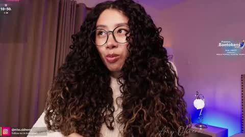 Amy Olivera online show from 10/10/25, 01:10