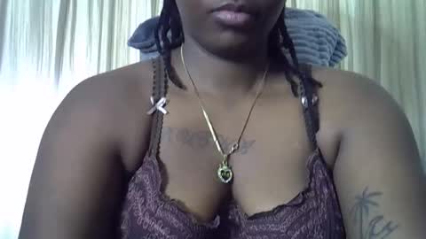 Snapshot of miss_sinphoria chatting on 10/21/25, 06:47 Miss online show from 10/21/25, 06:47