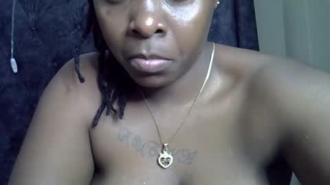 Snapshot of miss_sinphoria chatting on 10/22/25, 08:19 Miss online show from 10/22/25, 08:19