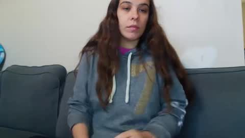 Bella online show from 10/01/25, 02:23