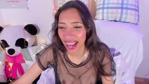 Snapshot of miss_veronica2 chatting on 02/27/25, 12:23 Miss Veronica online show from 02/27/25, 12:23