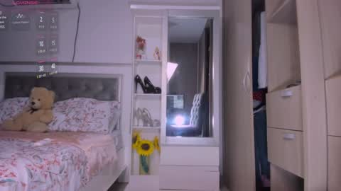 Ameliahs online show from 01/06/25, 03:42