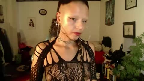 Snapshot of missanarky chatting on 02/27/25, 01:27 Anarkitten online show from 02/27/25, 01:27