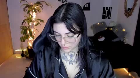 Snapshot of misscharlottte_18 chatting on 12/04/24, 05:22 Missy Charlottte. Hey remember to give me a thumbs up ty online show from 12/04/24, 05:22