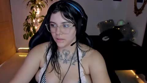 Snapshot of misscharlottte_18 chatting on 12/12/24, 07:37 Missy Charlottte. Hey remember to give me a thumbs up ty online show from 12/12/24, 07:37