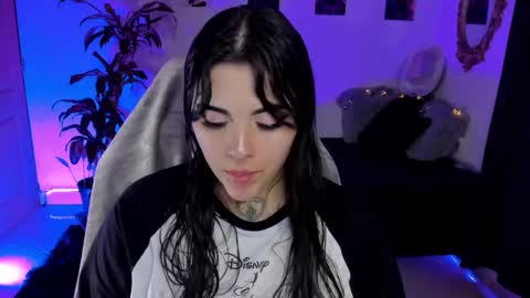 Snapshot of misscharlottte_18 chatting on 01/10/25, 05:26 Missy Charlottte. Hey remember to give me a thumbs up ty online show from 01/10/25, 05:26