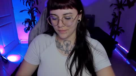 Snapshot of misscharlottte_18 chatting on 02/27/25, 06:40 Missy Charlottte. Hey remember to give me a thumbs up ty online show from 02/27/25, 06:40