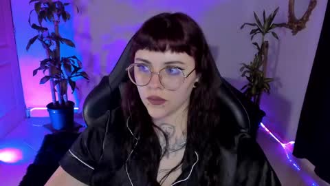 Snapshot of misscharlottte_18 chatting on 03/05/25, 07:38 Missy Charlottte. Hey remember to give me a thumbs up ty online show from 03/05/25, 07:38