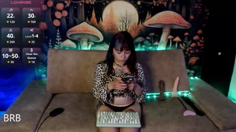Snapshot of missfungi chatting on 10/01/25, 01:22 Luna online show from 10/01/25, 01:22