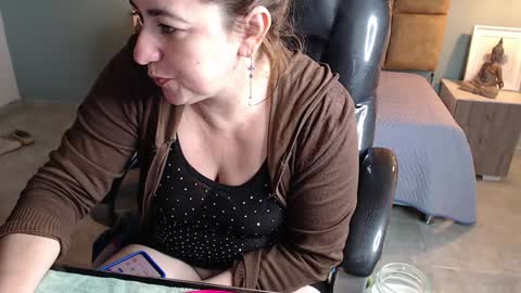 Snapshot of missgomezz_ chatting on 01/21/25, 03:37 Maria Gomezz online show from 01/21/25, 03:37