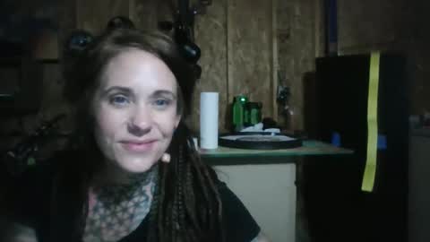 Snapshot of misshoneybadger333 chatting on 09/25/25, 12:47 misshoneybadger333 online show from 09/25/25, 12:47