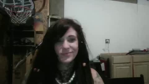 Snapshot of misshoneybadger333 chatting on 10/18/25, 12:57 misshoneybadger333 online show from 10/18/25, 12:57
