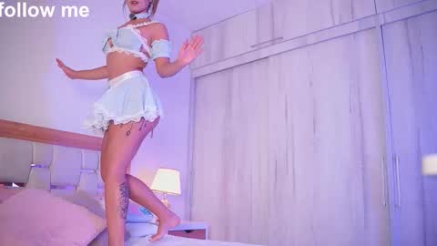 Snapshot of missjuliaa_ chatting on 09/20/25, 11:55 A N N Y online show from 09/20/25, 11:55