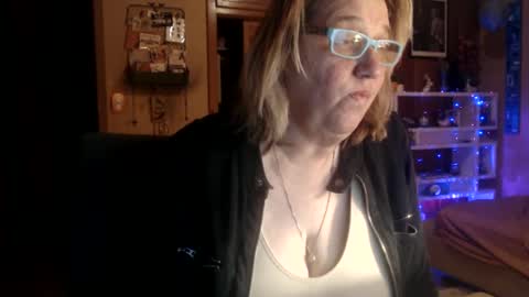 Snapshot of misskittyfox chatting on 01/13/25, 01:56 MissKittyFox online show from 01/13/25, 01:56