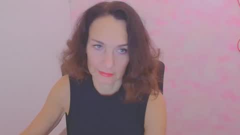 Snapshot of misskristyyy chatting on 11/04/25, 12:15 Christina online show from 11/04/25, 12:15