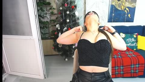 Snapshot of misslauraslim chatting on 01/17/25, 06:36 MissLaura online show from 01/17/25, 06:36