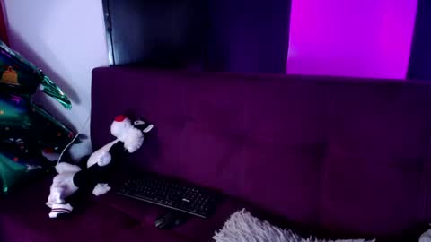 Miss Loise online show from 12/12/24, 07:04