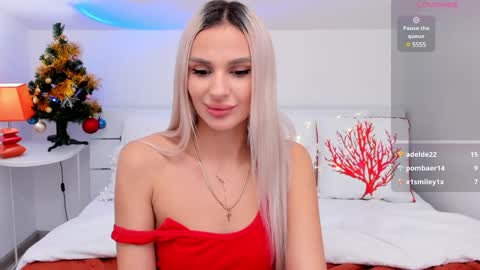 Snapshot of misslou_ chatting on 12/25/24, 10:06 Lou online show from 12/25/24, 10:06