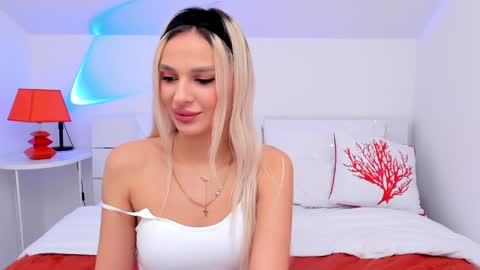 Snapshot of misslou_ chatting on 01/26/25, 06:07 Lou online show from 01/26/25, 06:07