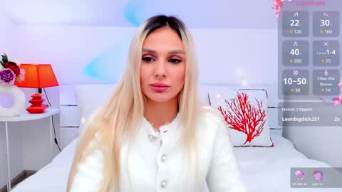 Snapshot of misslou_ chatting on 02/04/25, 12:55 Lou online show from 02/04/25, 12:55
