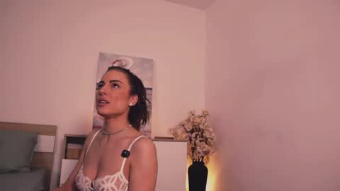 Snapshot of misslullu chatting on 11/14/25, 02:49 Lullu online show from 11/14/25, 02:49