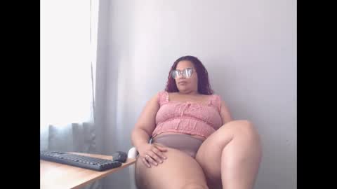Snapshot of misslustxxx chatting on 09/22/25, 10:39 misslustxxx online show from 09/22/25, 10:39