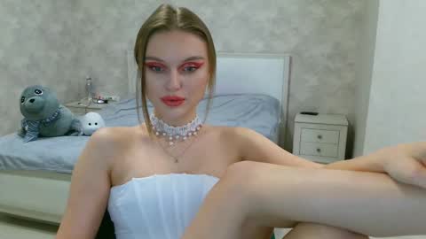Snapshot of missmariat chatting on 01/12/25, 07:21 OneGoddess online show from 01/12/25, 07:21