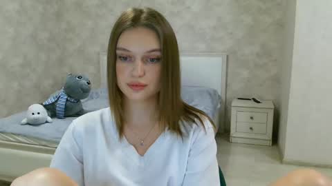 Snapshot of missmariat chatting on 01/19/25, 07:58 OneGoddess online show from 01/19/25, 07:58