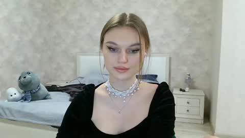 Snapshot of missmariat chatting on 02/04/25, 04:39 OneGoddess online show from 02/04/25, 04:39