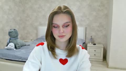 Snapshot of missmariat chatting on 02/13/25, 02:42 OneGoddess online show from 02/13/25, 02:42