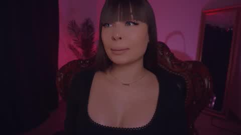 LUXXANDRA online show from 02/25/25, 05:19