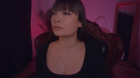 LUXXANDRA online show from 02/25/25, 08:25