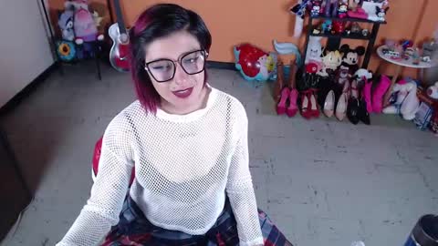 Miss Mia online show from 01/04/25, 09:41