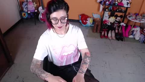 Miss Mia online show from 01/07/25, 05:20