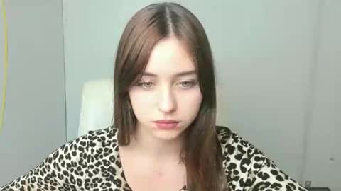 Snapshot of missmiamiss chatting on 11/12/25, 12:49 Mia online show from 11/12/25, 12:49