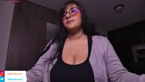 Snapshot of missmoonn chatting on 09/09/25, 09:58 MissMoon online show from 09/09/25, 09:58