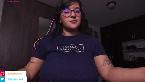 Snapshot of missmoonn chatting on 09/25/25, 01:31 MissMoon online show from 09/25/25, 01:31