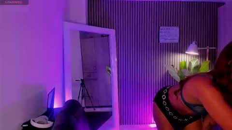 Snapshot of missnaomi_ chatting on 09/12/25, 06:02 Naomi online show from 09/12/25, 06:02