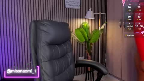 Snapshot of missnaomi_ chatting on 09/24/25, 03:21 Naomi online show from 09/24/25, 03:21